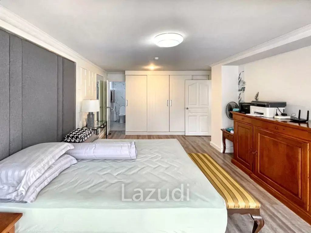 3 Bedrooms 2 Bathrooms 176 SQ.M Ruamjai Heights