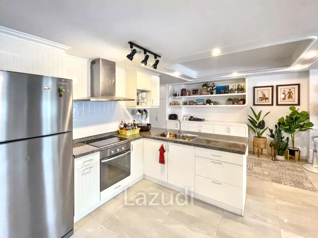 3 Bedrooms 2 Bathrooms 176 SQ.M Ruamjai Heights