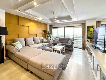 3 Bedrooms 2 Bathrooms 176 SQ.M Ruamjai Heights