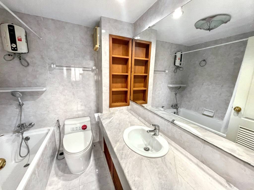 3 Bedrooms 2 Bathrooms 150 SQ.M Ruamjai Heights