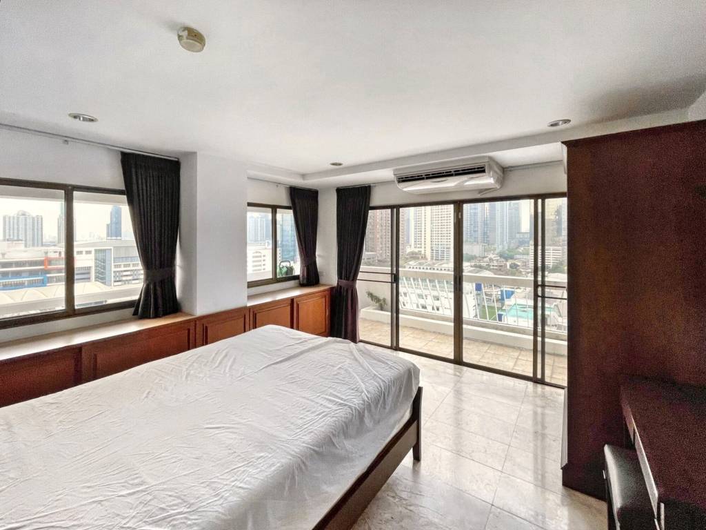 3 Bedrooms 2 Bathrooms 150 SQ.M Ruamjai Heights
