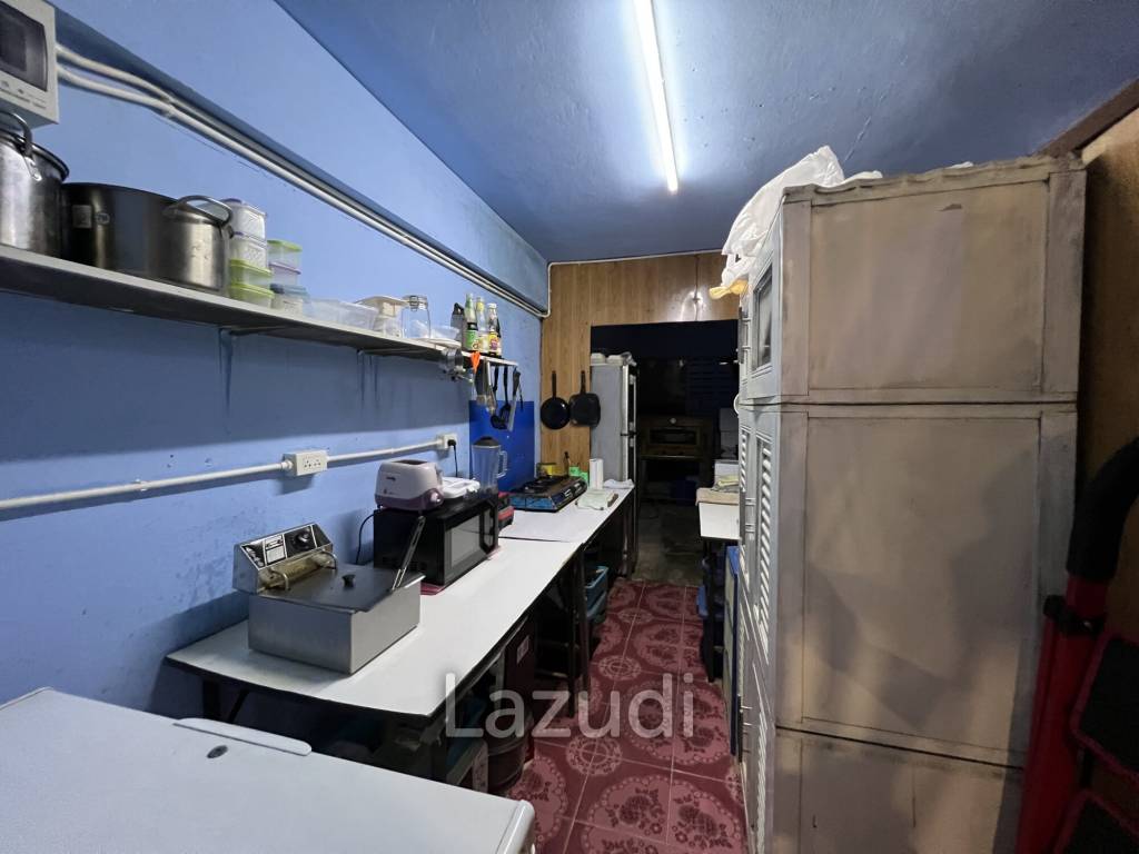 Sell Out Bar and 3-Storey Building in Jetyod Rd. area