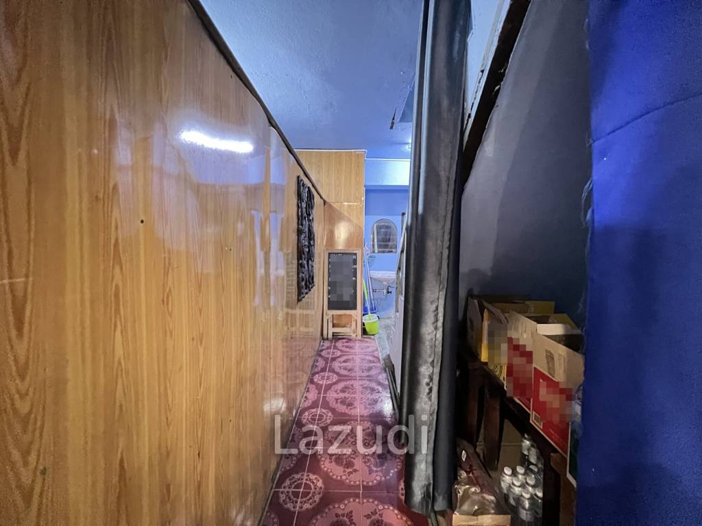Sell Out Bar and 3-Storey Building in Jetyod Rd. area