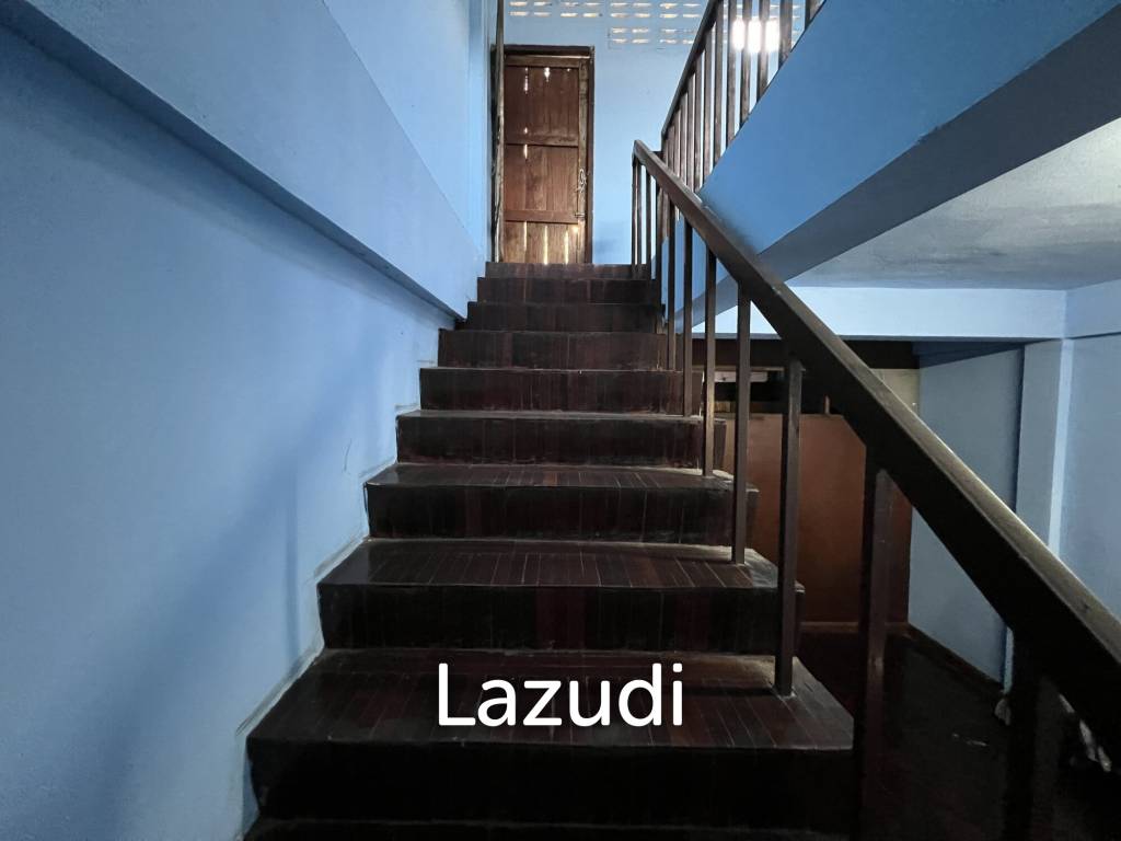 Sell Out Bar and 3-Storey Building in Jetyod Rd. area