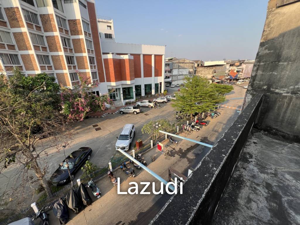 Sell Out Bar and 3-Storey Building in Jetyod Rd. area