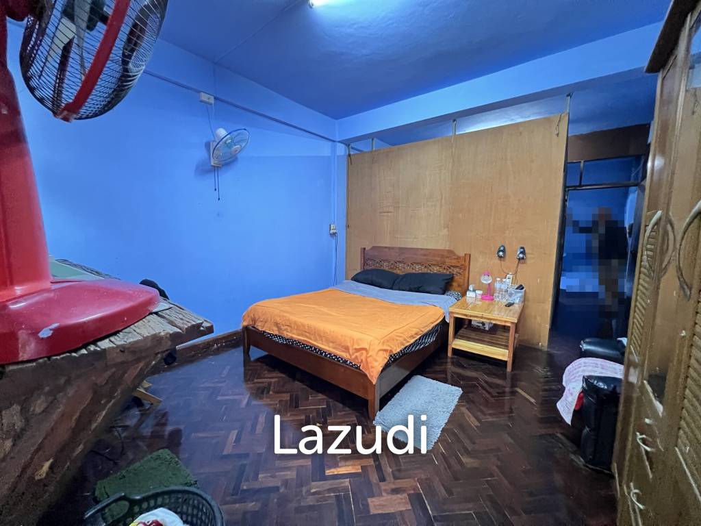 Sell Out Bar and 3-Storey Building in Jetyod Rd. area