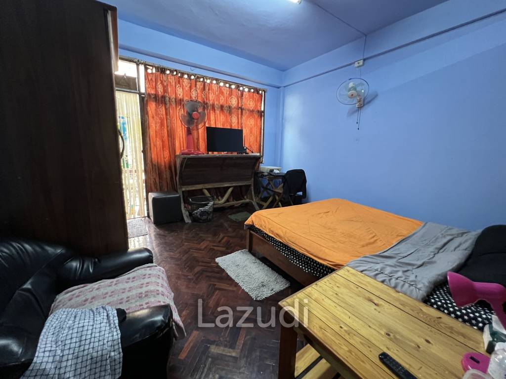 Sell Out Bar and 3-Storey Building in Jetyod Rd. area