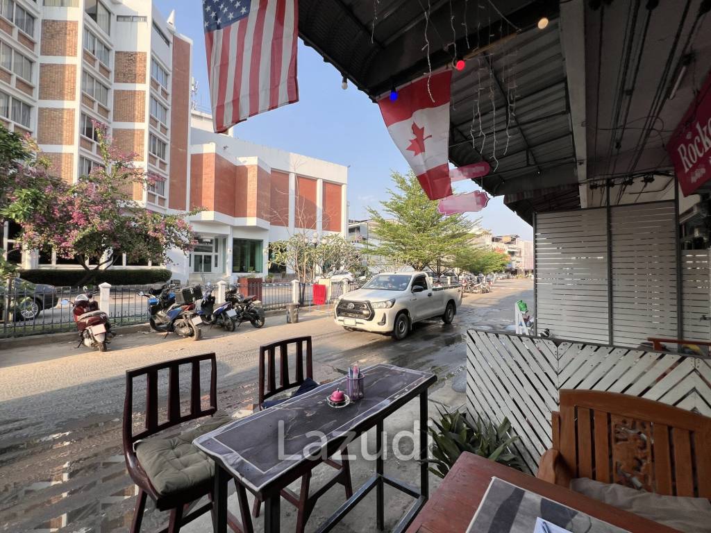 Sell Out Bar and 3-Storey Building in Jetyod Rd. area