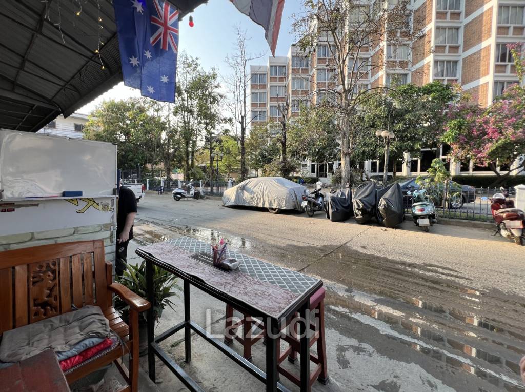 Sell Out Bar and 3-Storey Building in Jetyod Rd. area