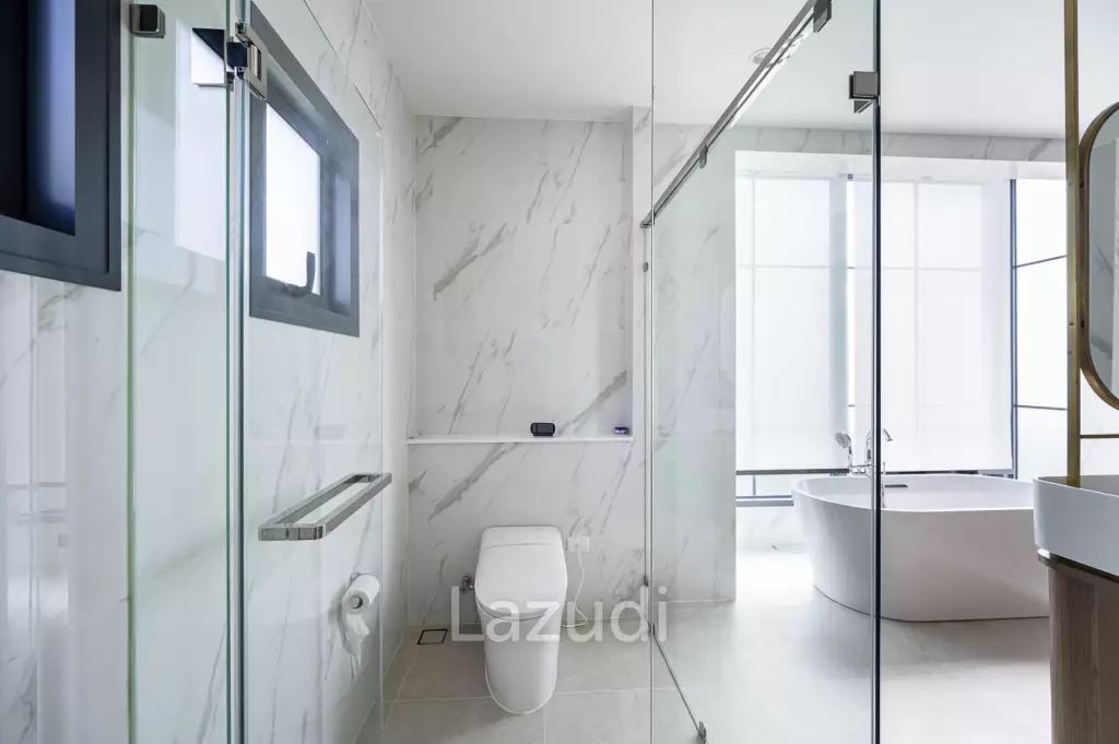 5 Bed 6 Bath 687 SQ.M Narasiri Krungthep Kreetha