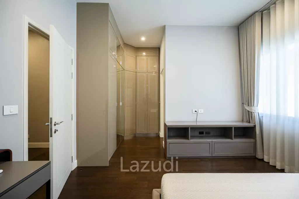 5 Bed 6 Bath 687 SQ.M Narasiri Krungthep Kreetha