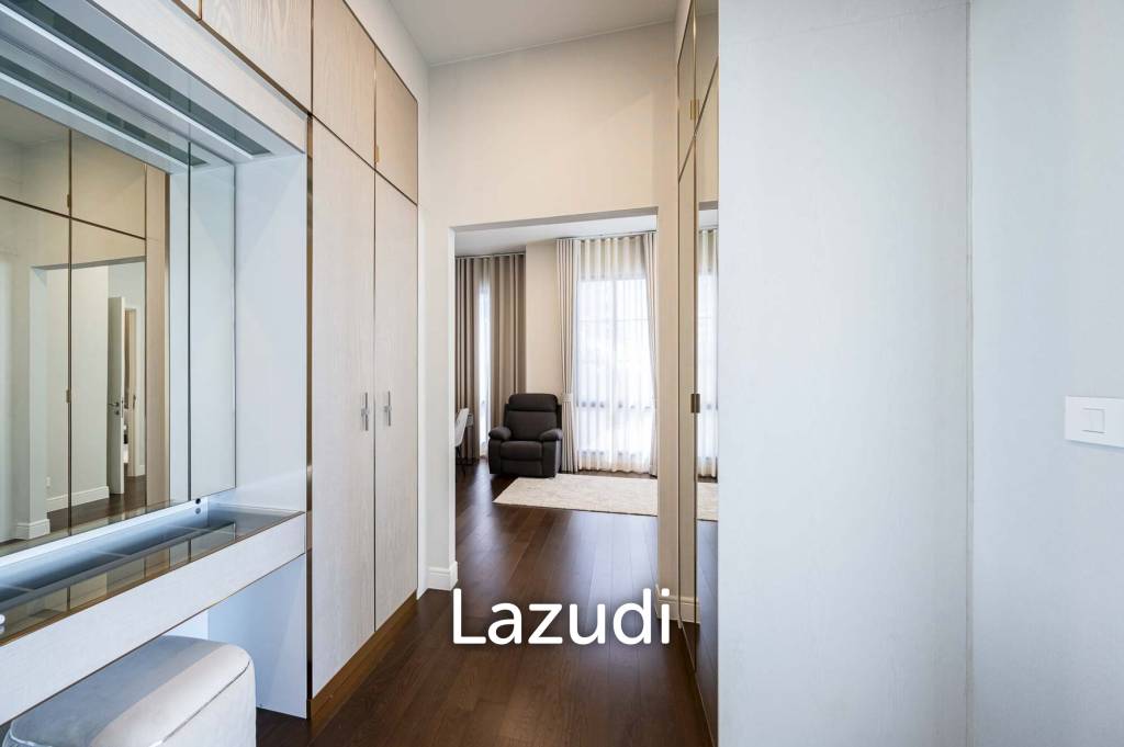 5 Bed 6 Bath 687 SQ.M Narasiri Krungthep Kreetha