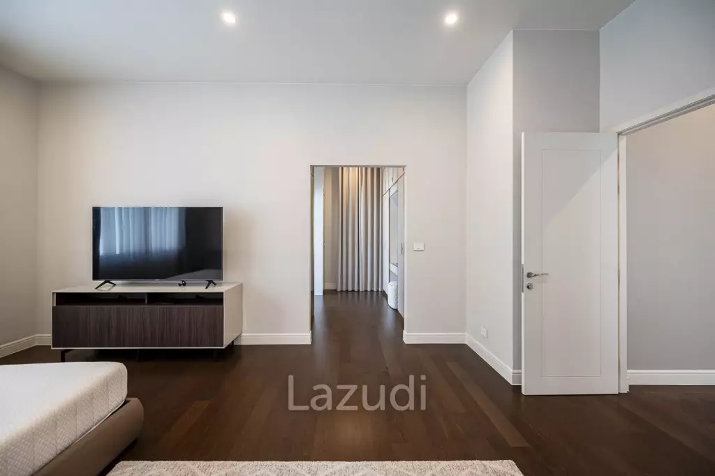 5 Bed 6 Bath 687 SQ.M Narasiri Krungthep Kreetha