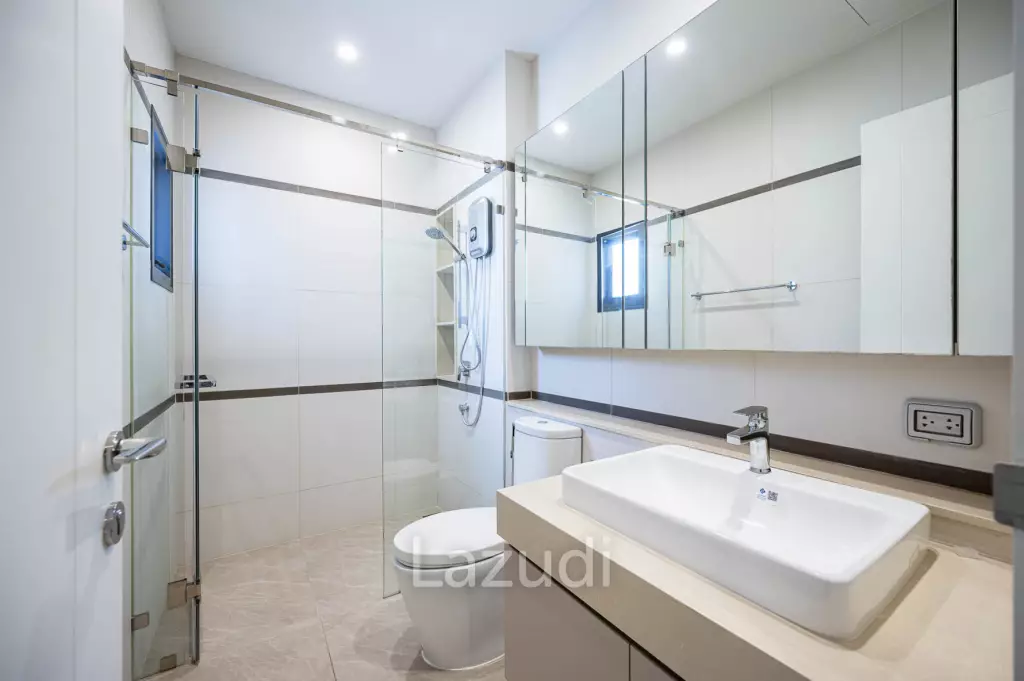 5 Bed 6 Bath 687 SQ.M Narasiri Krungthep Kreetha