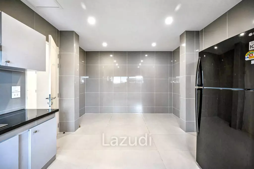 5 Bed 6 Bath 687 SQ.M Narasiri Krungthep Kreetha