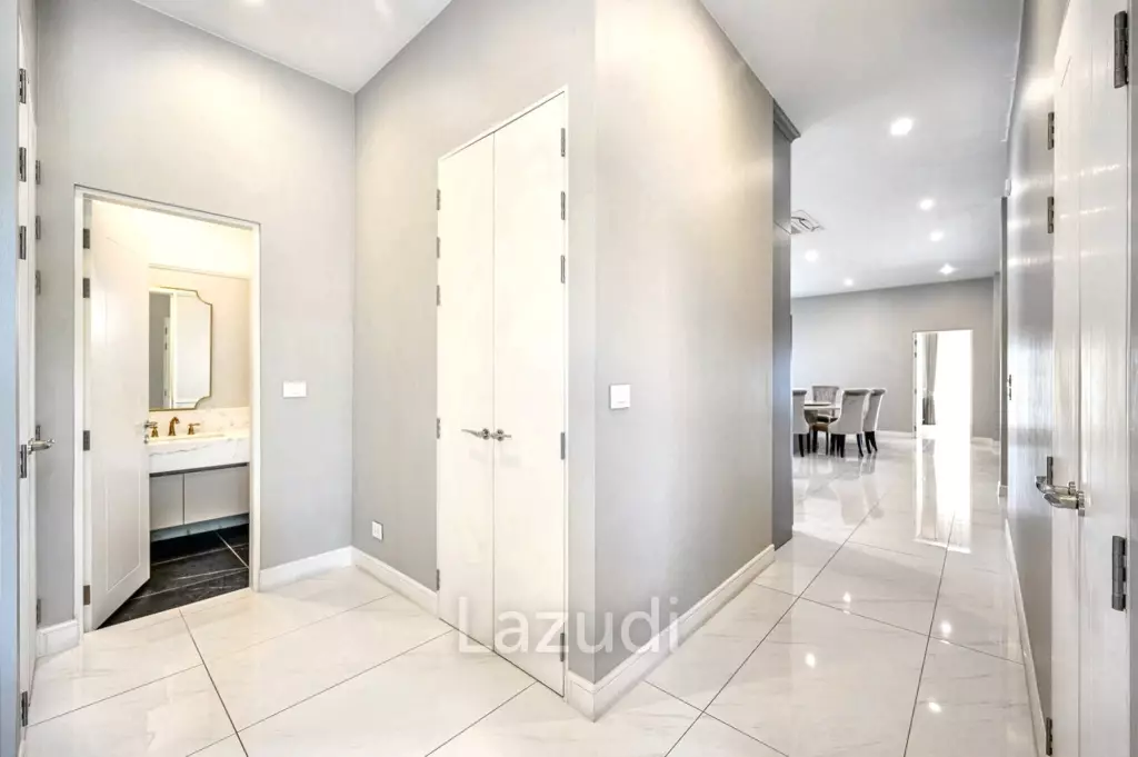 5 Bed 6 Bath 687 SQ.M Narasiri Krungthep Kreetha