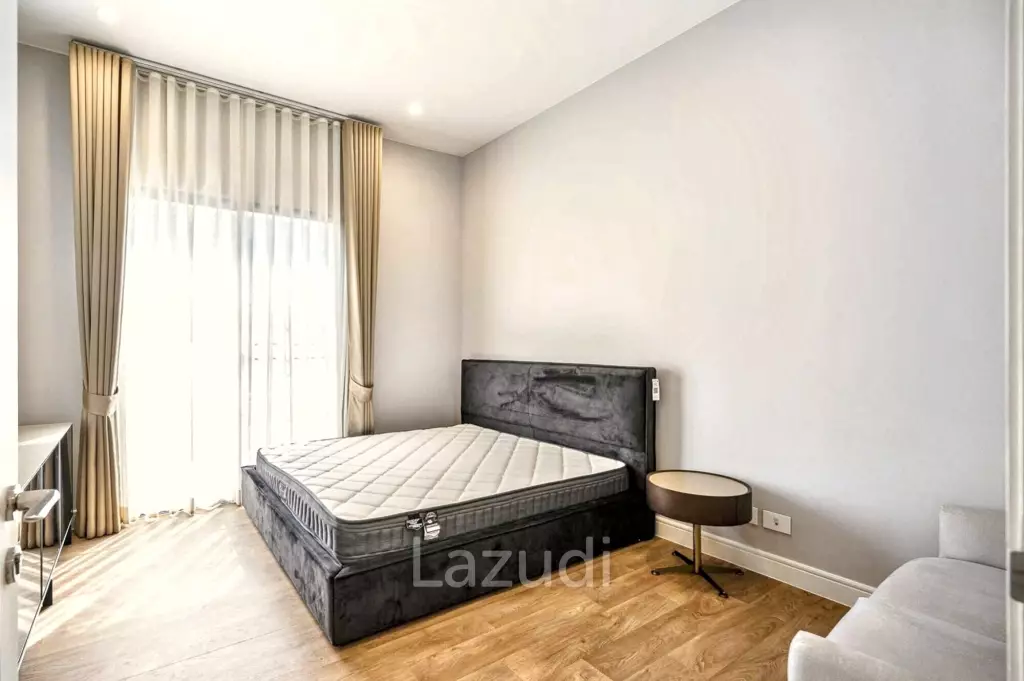 5 Bed 6 Bath 687 SQ.M Narasiri Krungthep Kreetha