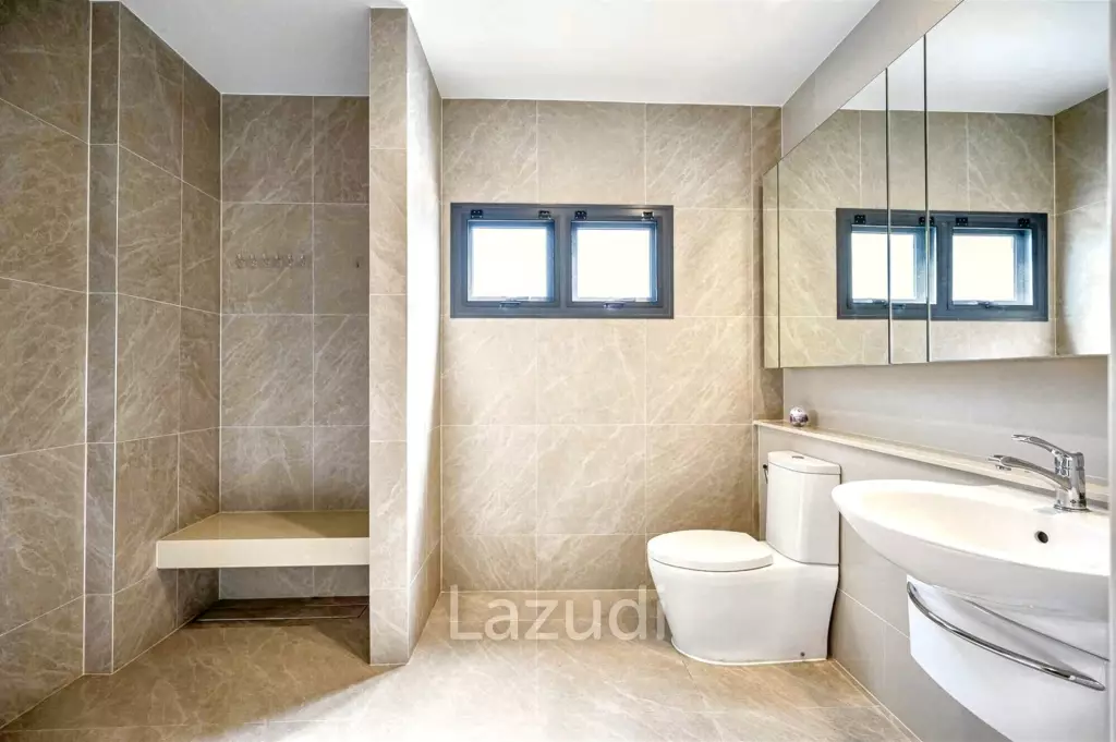 5 Bed 6 Bath 687 SQ.M Narasiri Krungthep Kreetha