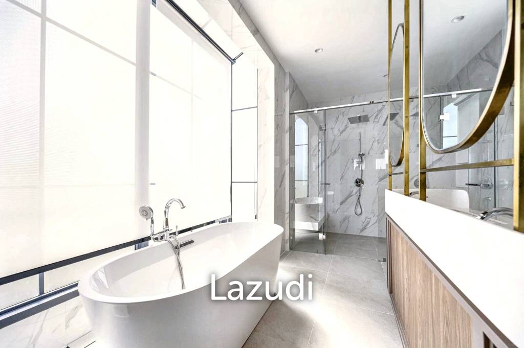 5 Bed 6 Bath 687 SQ.M Narasiri Krungthep Kreetha