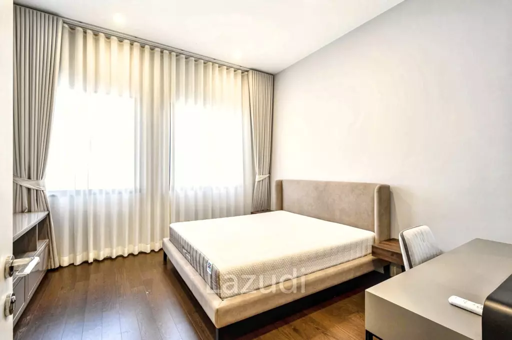 5 Bed 6 Bath 687 SQ.M Narasiri Krungthep Kreetha