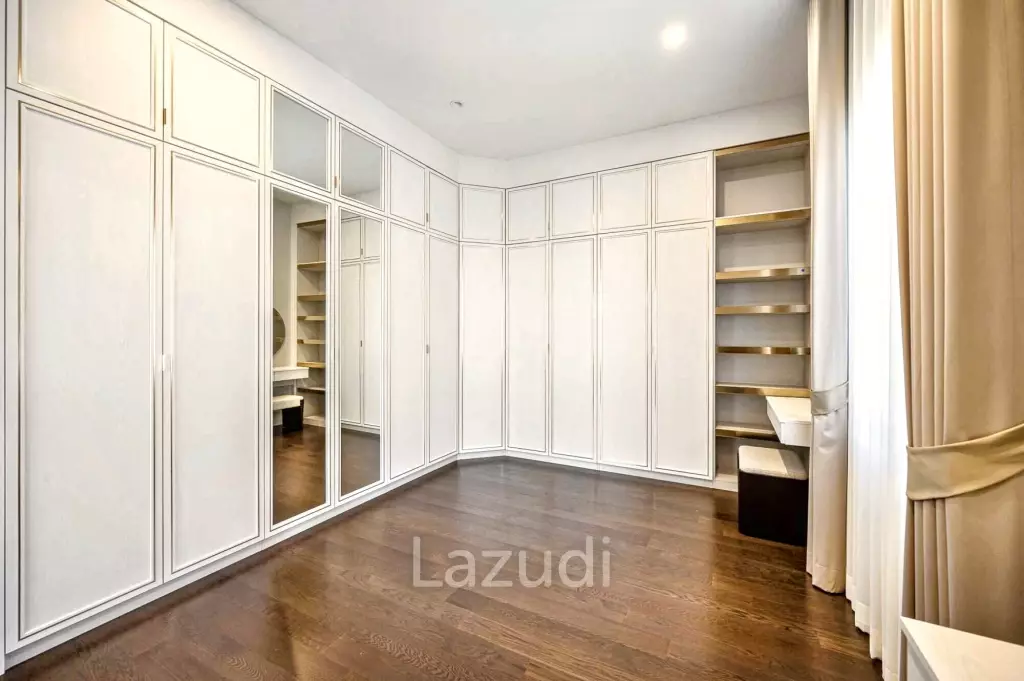 5 Bed 6 Bath 687 SQ.M Narasiri Krungthep Kreetha