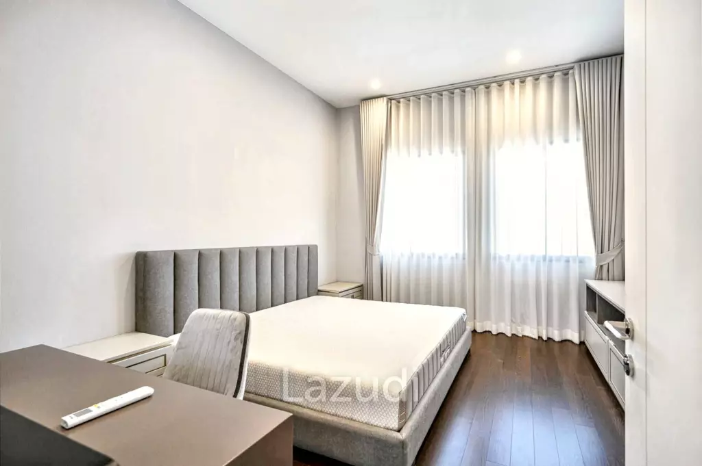 5 Bed 6 Bath 687 SQ.M Narasiri Krungthep Kreetha