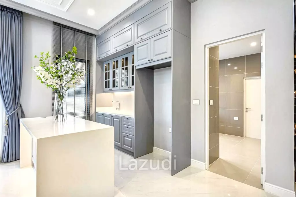 5 Bed 6 Bath 687 SQ.M Narasiri Krungthep Kreetha