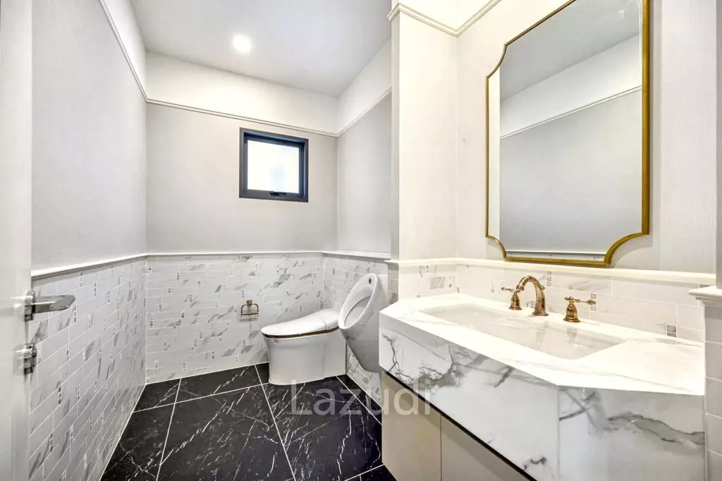 5 Bed 6 Bath 687 SQ.M Narasiri Krungthep Kreetha