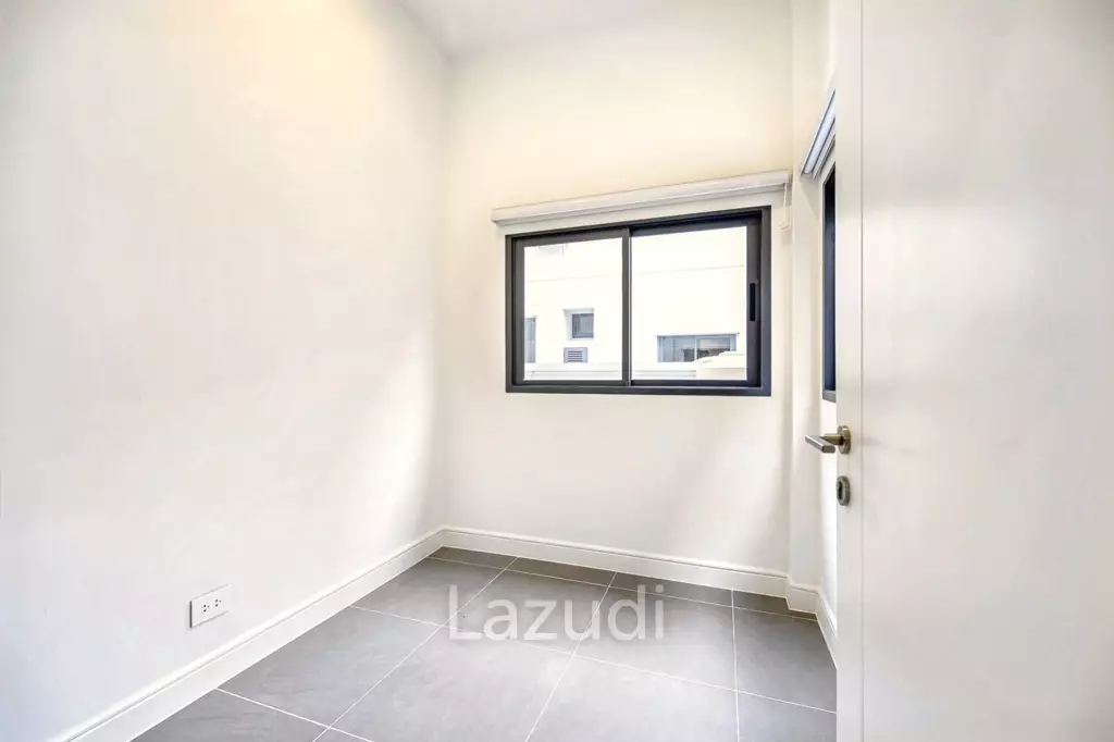 5 Bed 6 Bath 687 SQ.M Narasiri Krungthep Kreetha