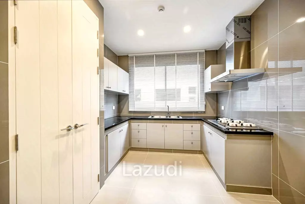 5 Bed 6 Bath 687 SQ.M Narasiri Krungthep Kreetha