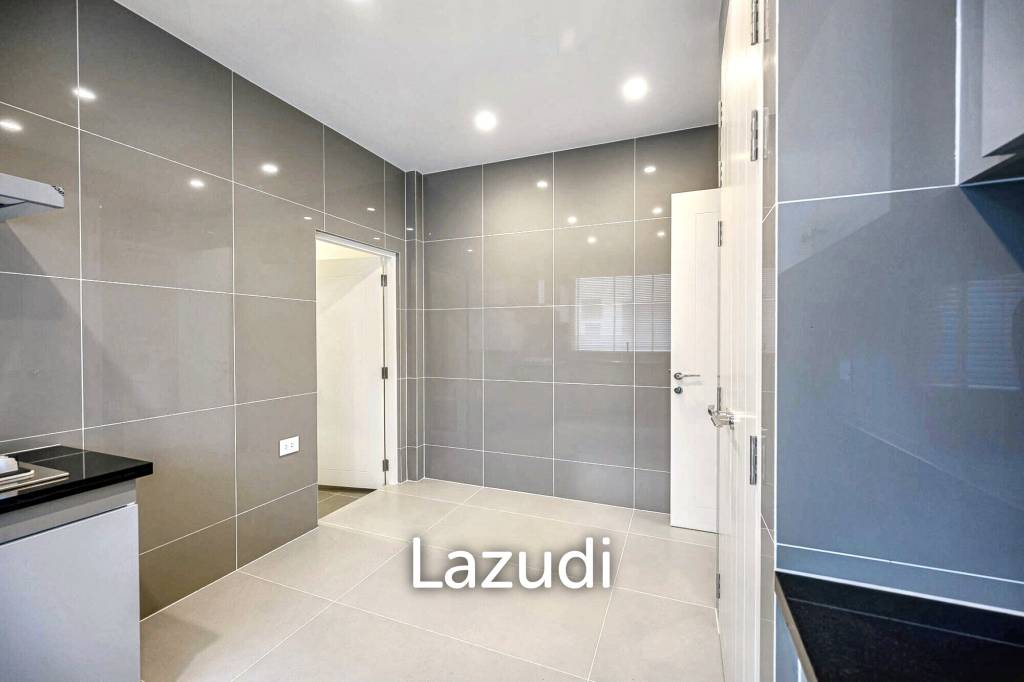5 Bed 6 Bath 687 SQ.M Narasiri Krungthep Kreetha