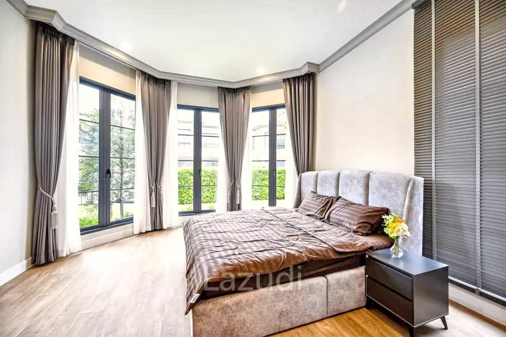 5 Bed 6 Bath 687 SQ.M Narasiri Krungthep Kreetha
