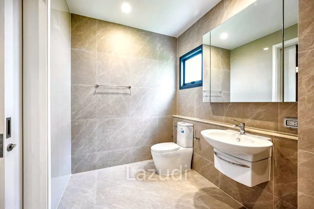 5 Bed 6 Bath 687 SQ.M Narasiri Krungthep Kreetha