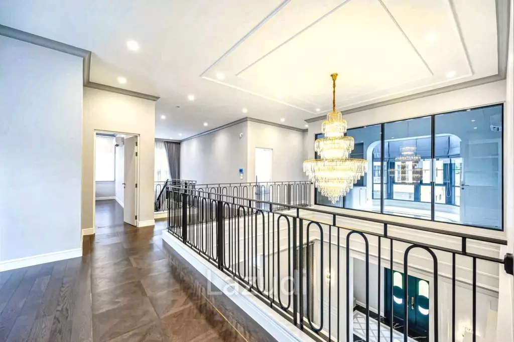 5 Bed 6 Bath 687 SQ.M Narasiri Krungthep Kreetha