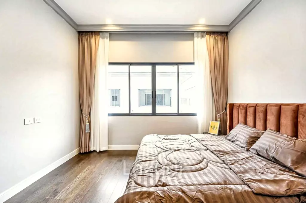 5 Bed 6 Bath 687 SQ.M Narasiri Krungthep Kreetha