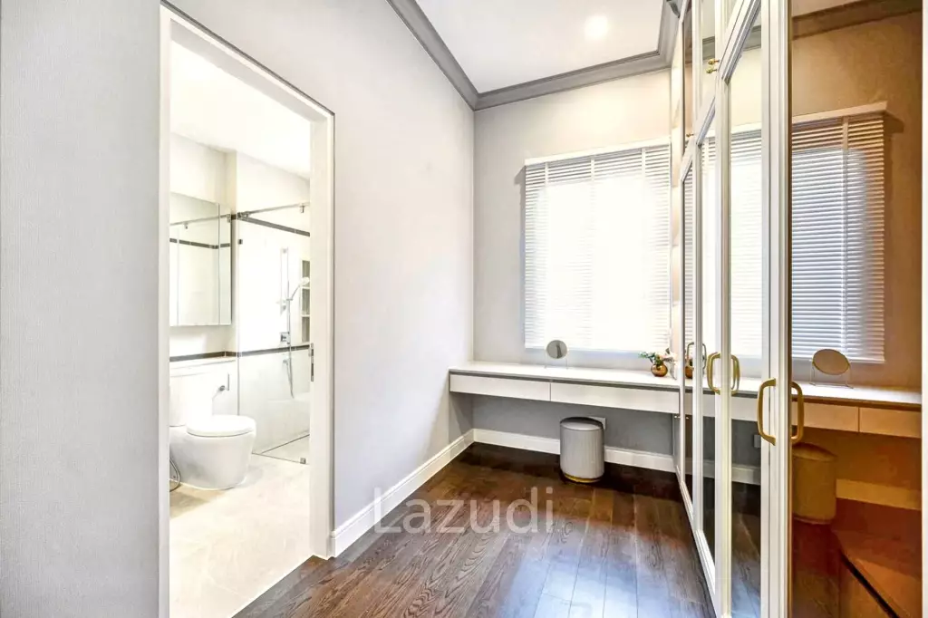5 Bed 6 Bath 687 SQ.M Narasiri Krungthep Kreetha