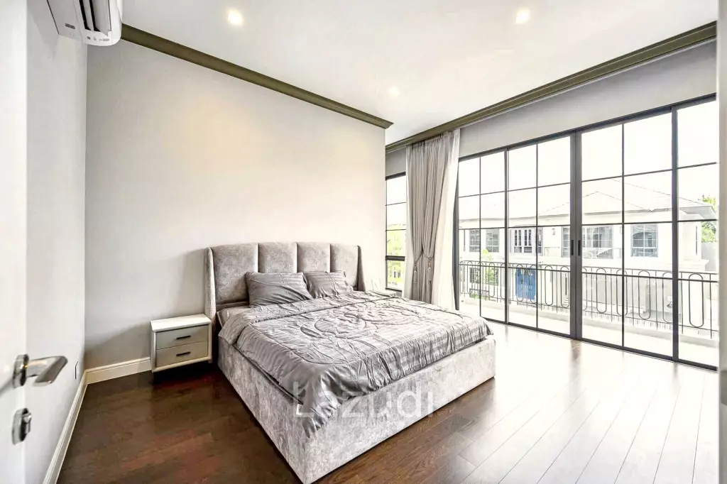 5 Bed 6 Bath 687 SQ.M Narasiri Krungthep Kreetha
