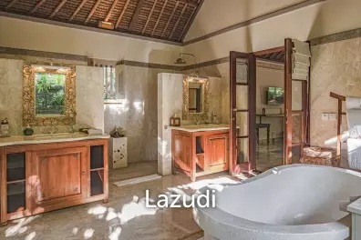 Monthly and Yearly Rental Villa short drive from Buzzling Canggu