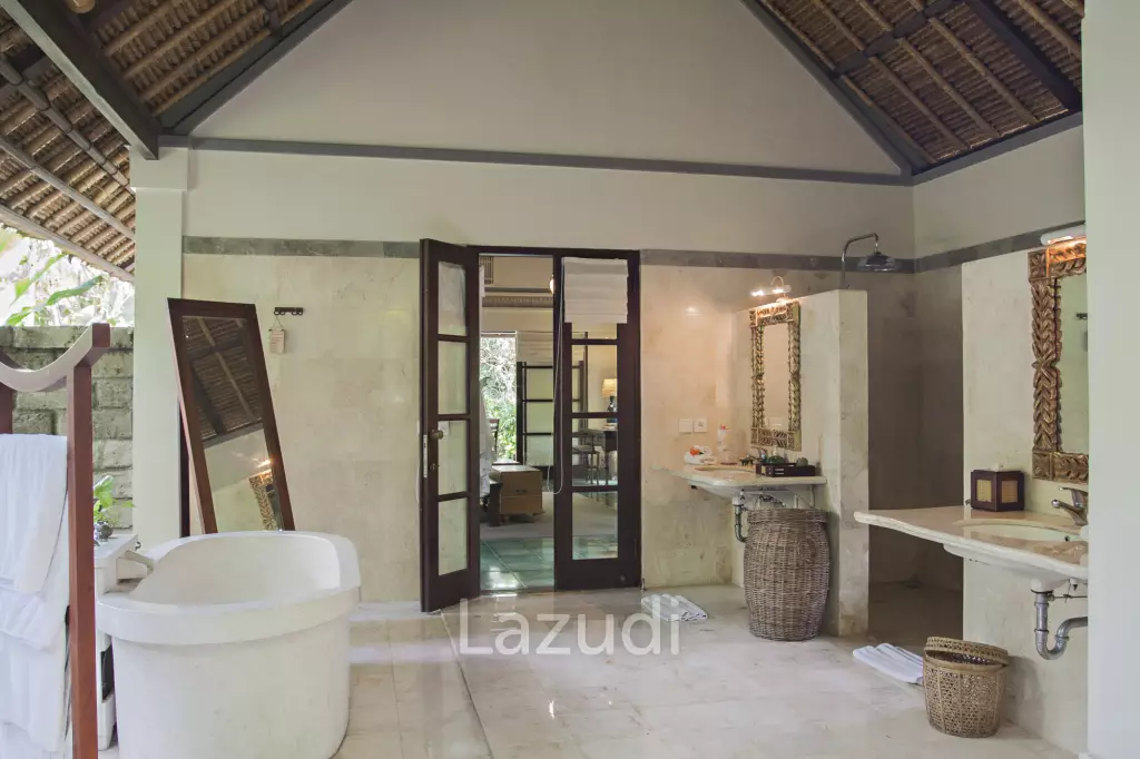 Monthly and Yearly Rental Villa short drive from Buzzling Canggu