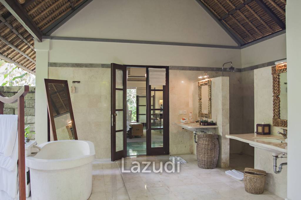 Monthly and Yearly Rental Villa short drive from Buzzling Canggu