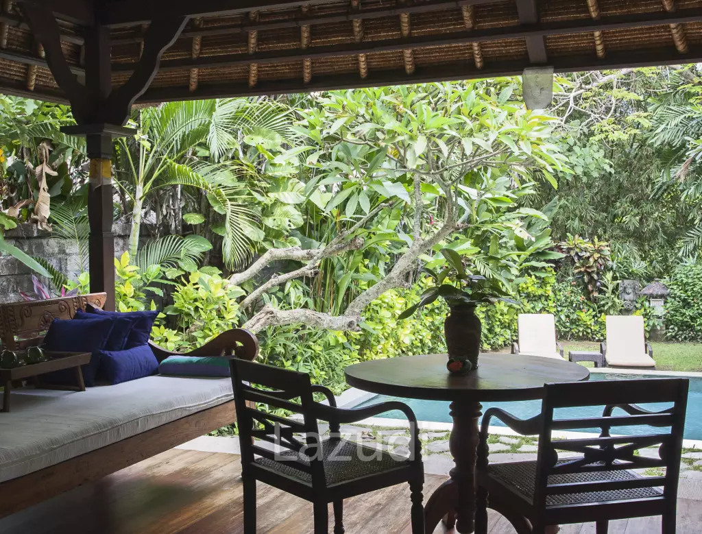 Monthly and Yearly Rental Villa short drive from Buzzling Canggu
