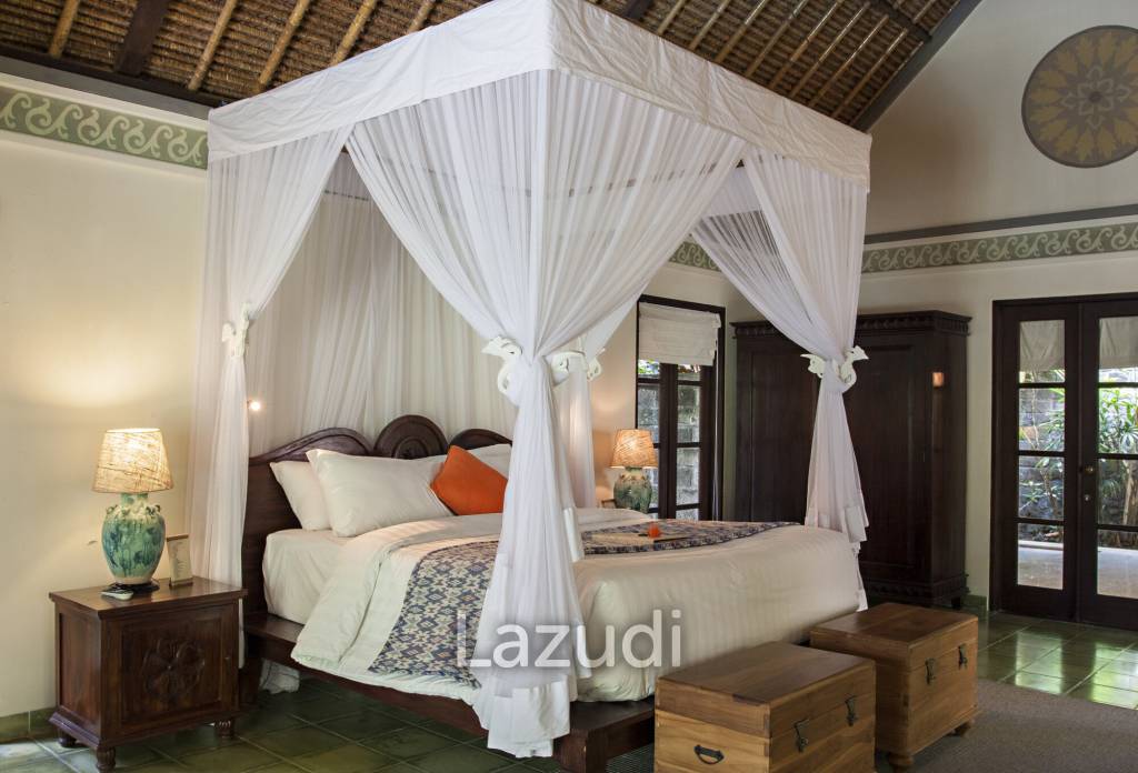 Monthly and Yearly Rental 2 Bedroom Villa short drive from Buzzling Canggu