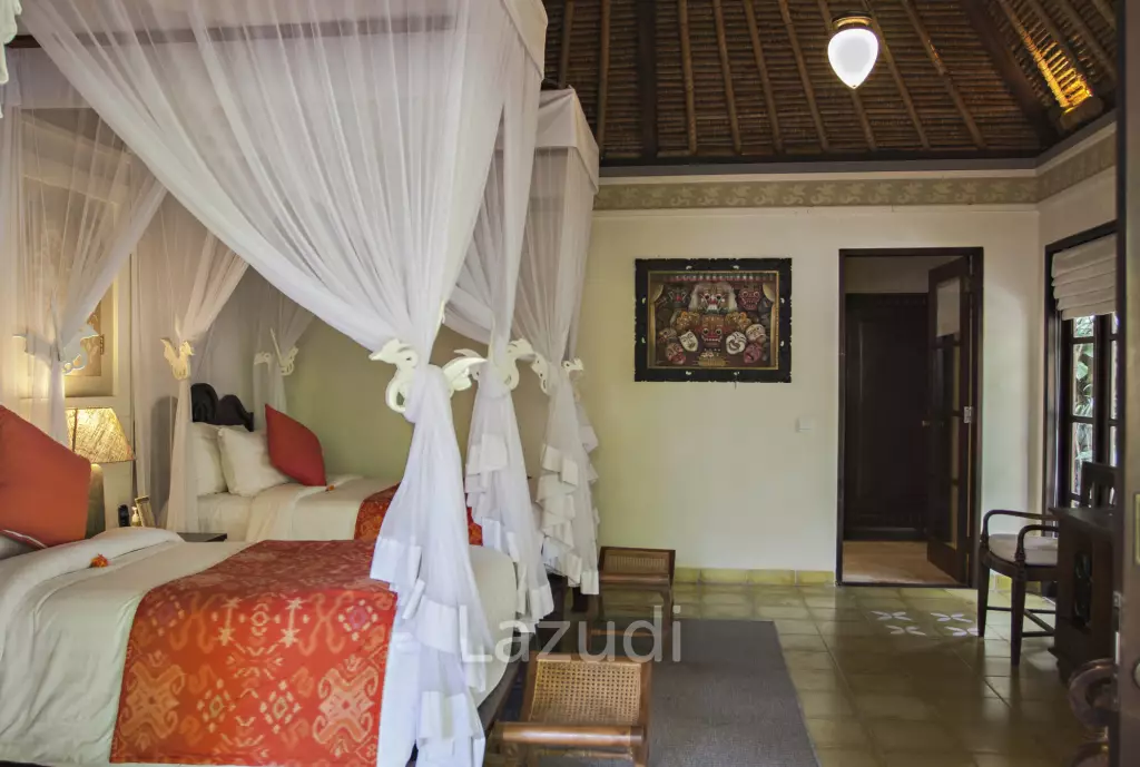 Monthly and Yearly Rental 2 Bedroom Villa short drive from Buzzling Canggu