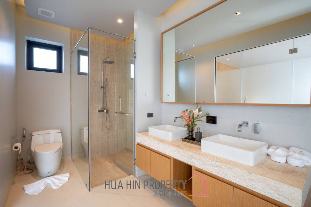 Hot Deal! 3 Bedroom-Luxury Villa with Pool in Botanica Hua Hin