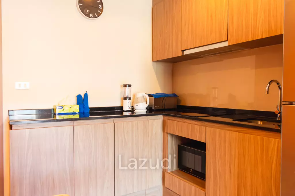 RAIN CONDO : 2 Bed condo with Pool View