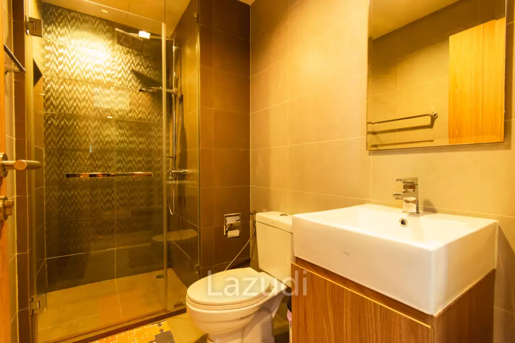 RAIN CONDO : 2 Bed condo with Pool View