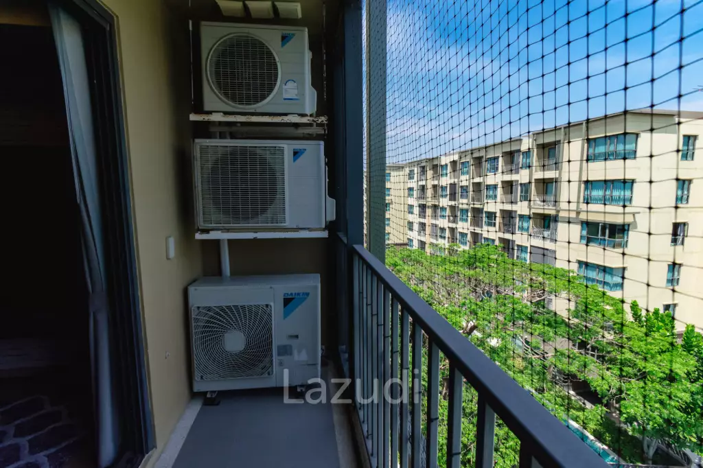 RAIN CONDO : 2 Bed condo with Pool View