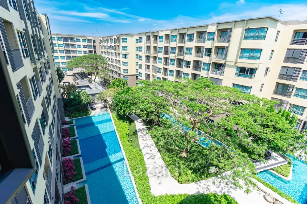 RAIN CONDO : 2 Bed condo with Pool View