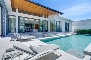 4-Bedroom Pool Villa For Sale At Botanica Modern Loft