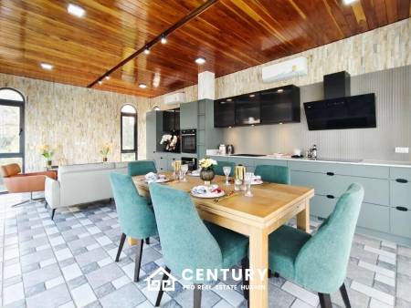 STUNNING BEACH VILLA IN KHAO TAO : 4 bed perfect for investment